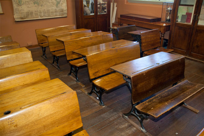 school_desks